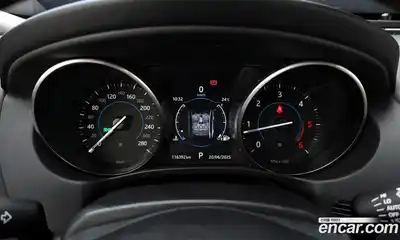 Jaguar XE 2017 2.0 Автомат в Москве № 335835, миниатюра 8