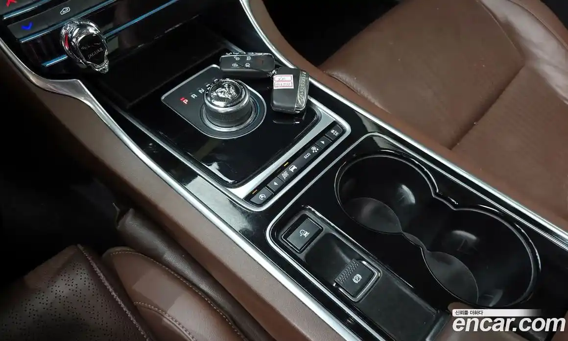 Jaguar XE 2017 2.0 Автомат в Москве № 335835, фото 9