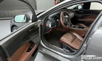 Jaguar XE 2017 2.0 Автомат в Москве № 335835, миниатюра 10