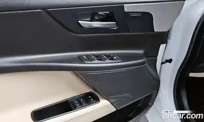 Jaguar XE 2017 2.0 Автомат в Москве № 335854, миниатюра 12