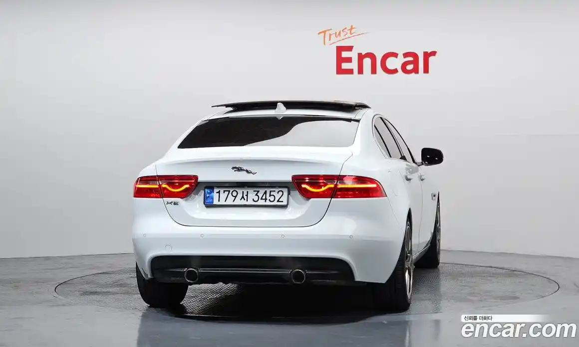 Jaguar XE 2017 2.0 Автомат в Москве № 335854, фото 19