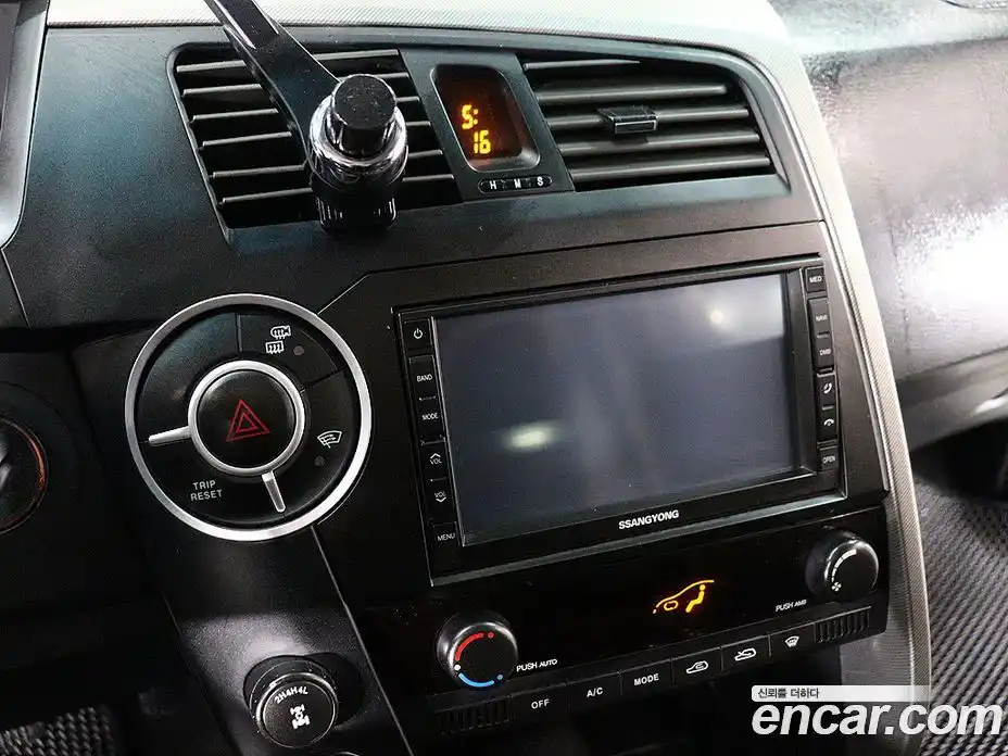 SsangYong Korando 2012 2.0 Автомат в Москве № 342071, фото 9