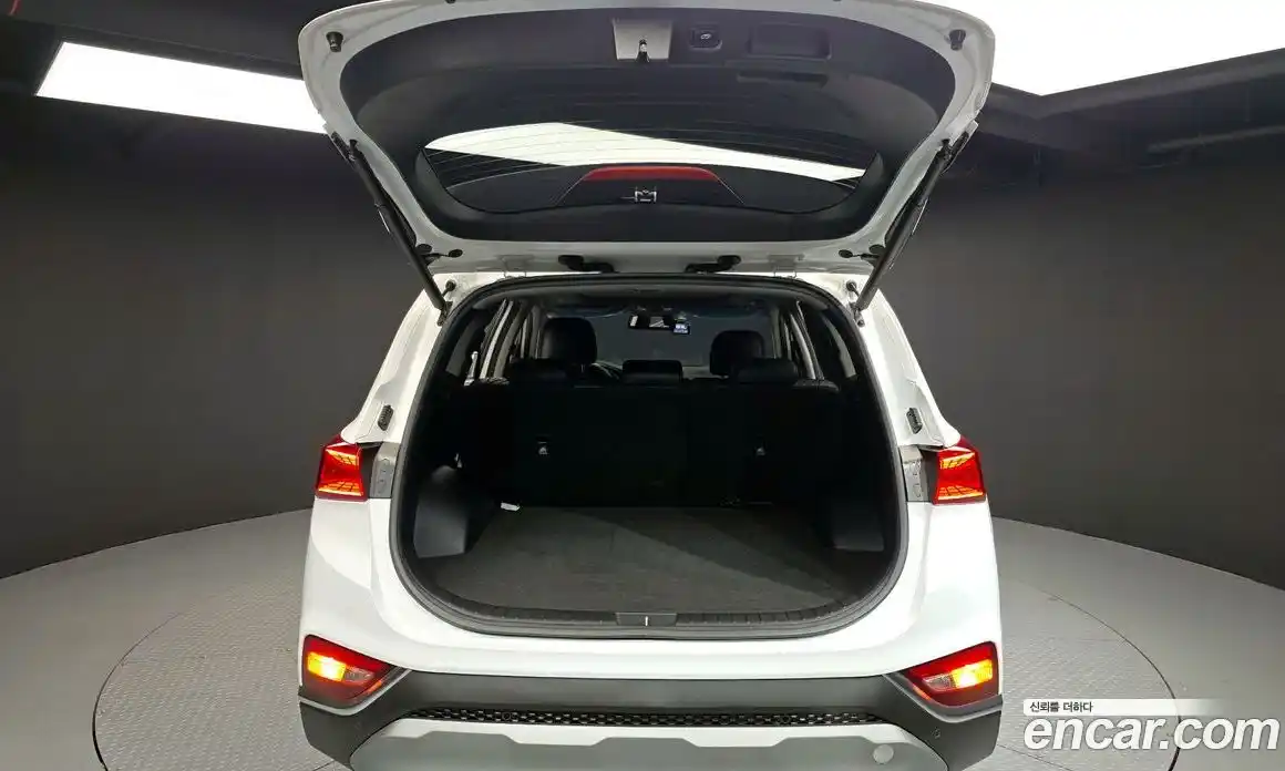 Hyundai Santa Fe 2020 2.0 Автомат в Москве № 355594, фото 20