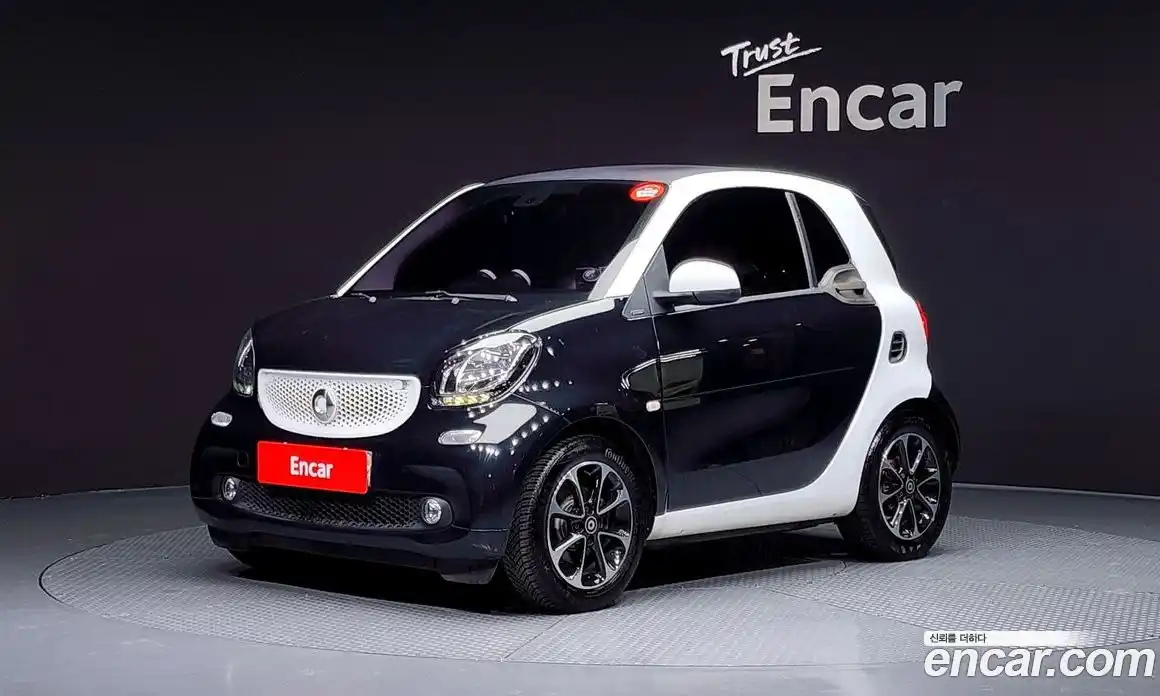 Smart Fortwo 2015 1.0 Автомат в Москве № 381689, фото 1