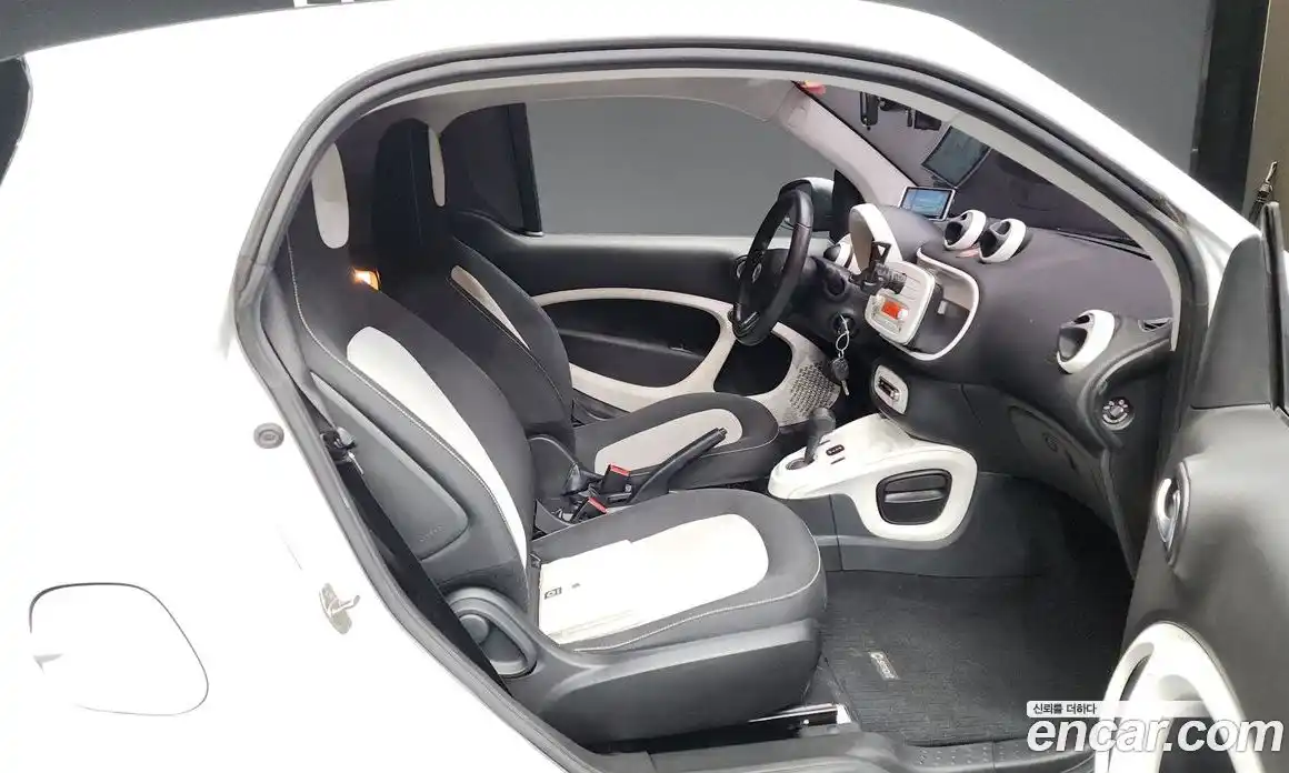 Smart Fortwo 2015 1.0 Автомат в Москве № 381689, фото 11