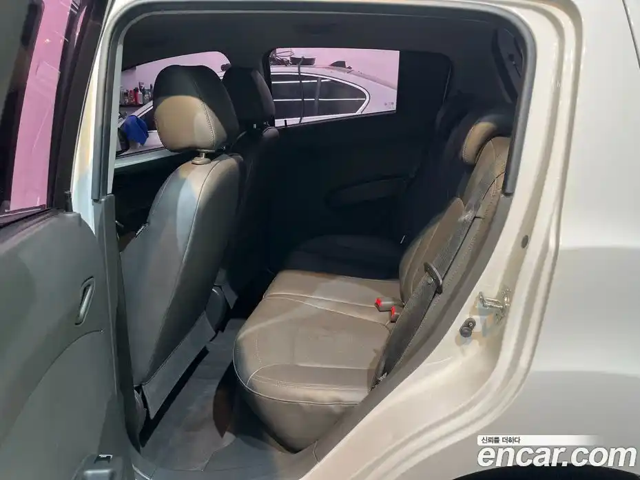 Chevrolet Spark 2015 1.0 Автомат в Москве № 38343, фото 18