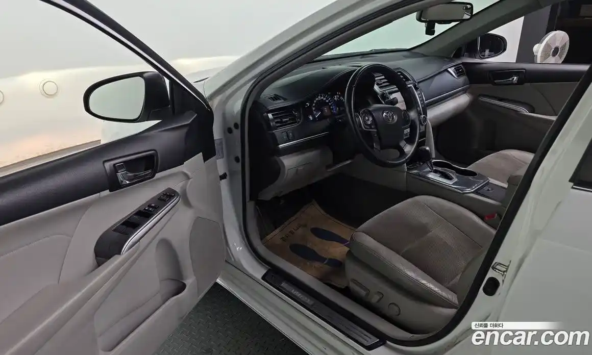 Toyota Camry 2013 2.5 Автомат в Москве № 384134, фото 11