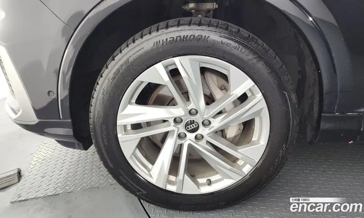 Audi Q7 2021 3.0 Автомат в Москве № 391700, фото 5