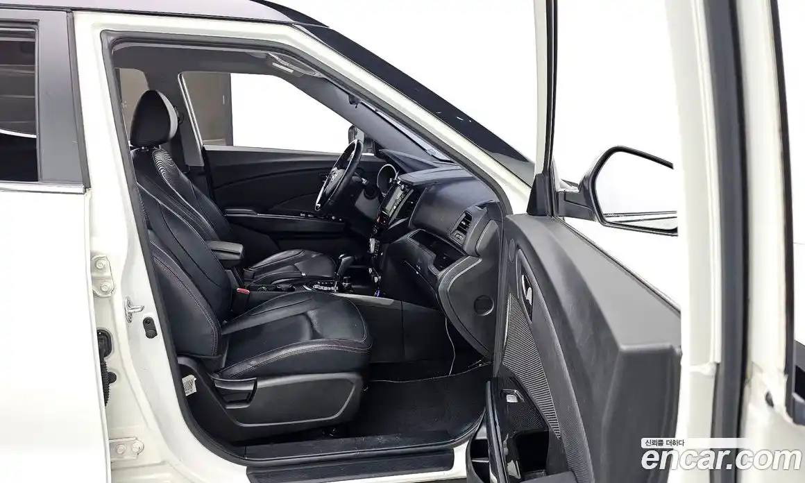 SsangYong TIBOLI 2016 1.6 Автомат в Москве № 454142, фото 11