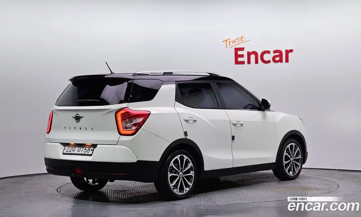 SsangYong TIBOLI 2016 1.6 Автомат в Москве № 454142, фото 2