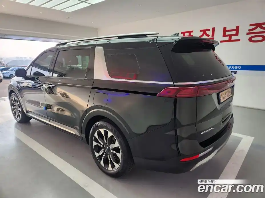 Kia Canival 2022 3.5 Автомат в Москве № 461705, фото 5