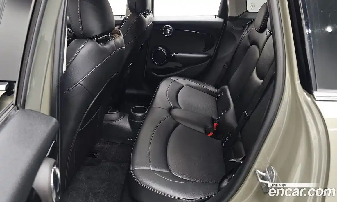 Mini Cooper 2020 1.5 Автомат в Москве № 471747, фото 11