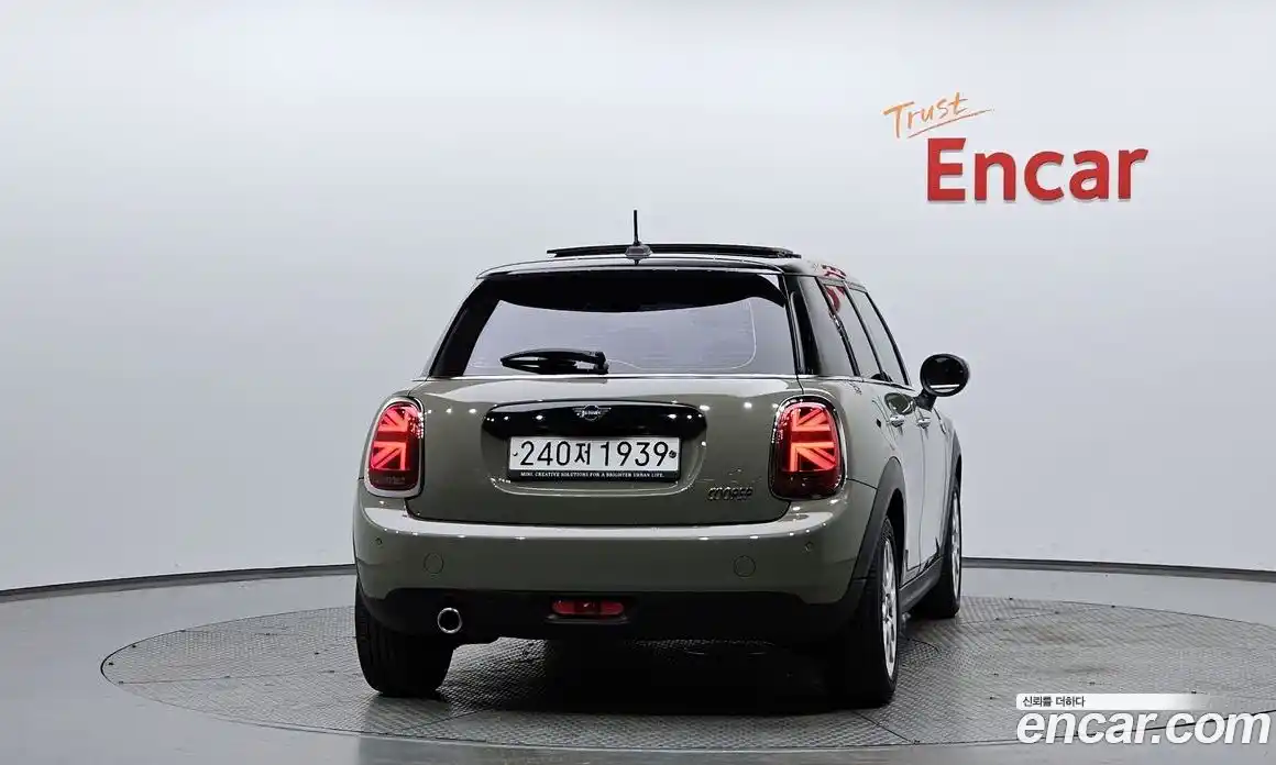 Mini Cooper 2020 1.5 Автомат в Москве № 471747, фото 3