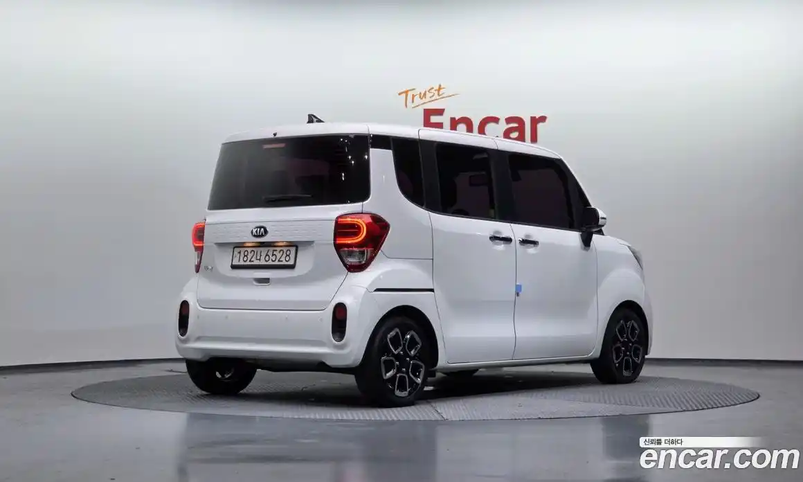 Kia Ray 2021 1.0 Автомат в Москве № 55216, фото 12