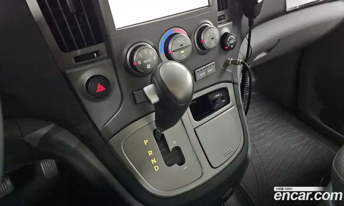 Hyundai Starex 2015 2.5 Автомат в Москве № 9194, фото 19