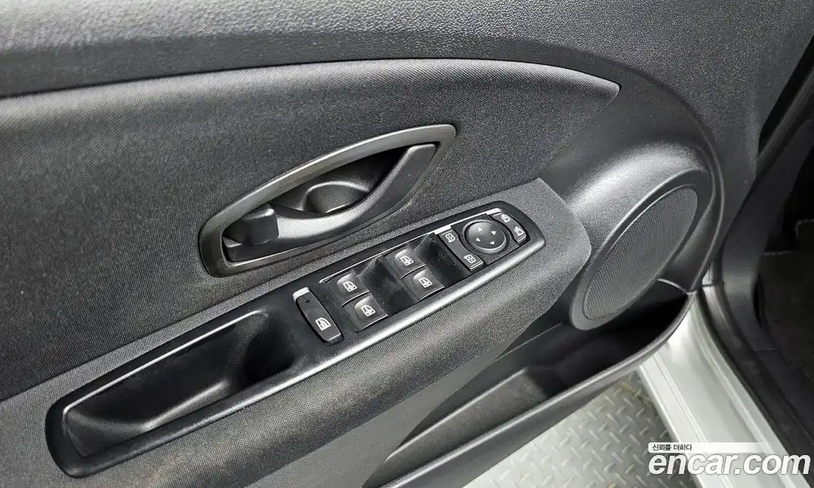 Renault SM3 2014 1.6 Автомат в Москве № 106801, фото 10