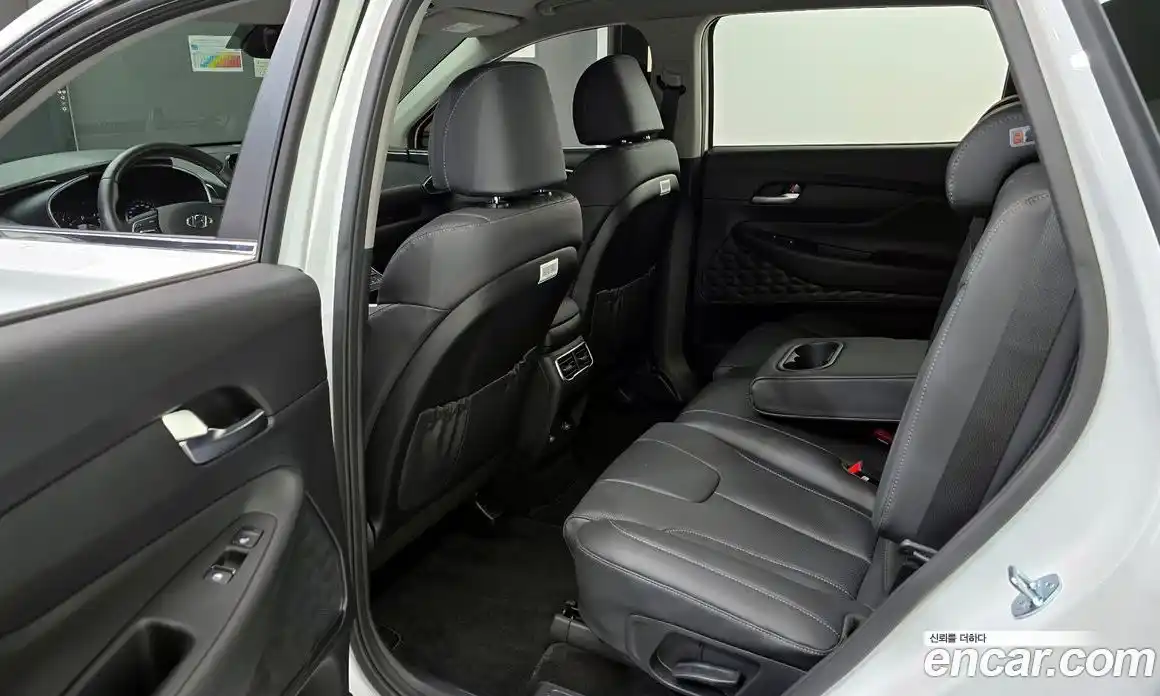 Hyundai Santa Fe 2023 2.5 Автомат в Москве № 108887, фото 1