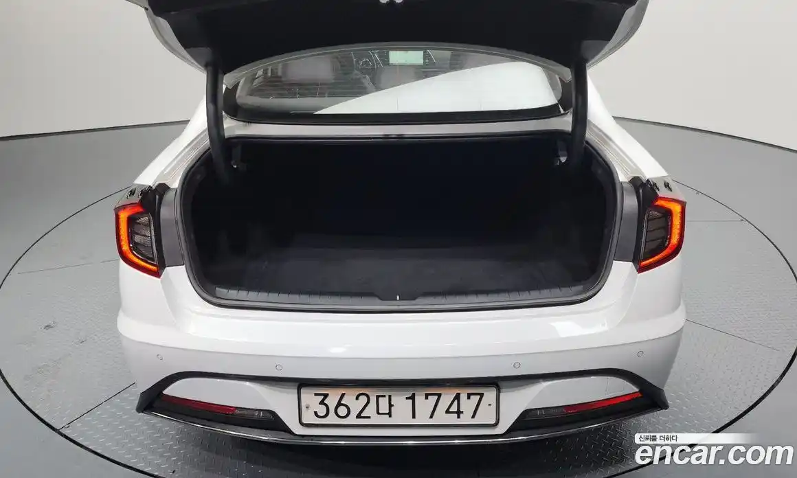 Hyundai Sonata 2023 2.0 Автомат в Москве № 109473, фото 20