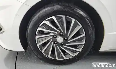 Hyundai Sonata 2023 2.0 Автомат в Москве № 109473, миниатюра 5