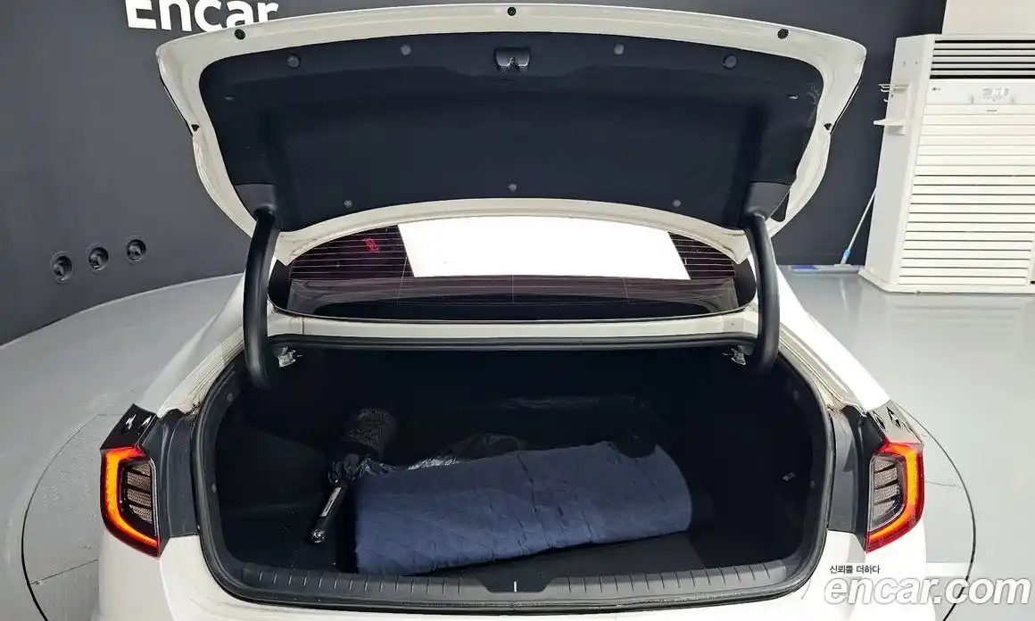 Hyundai Sonata 2022 2.0 Автомат в Москве № 111652, фото 3