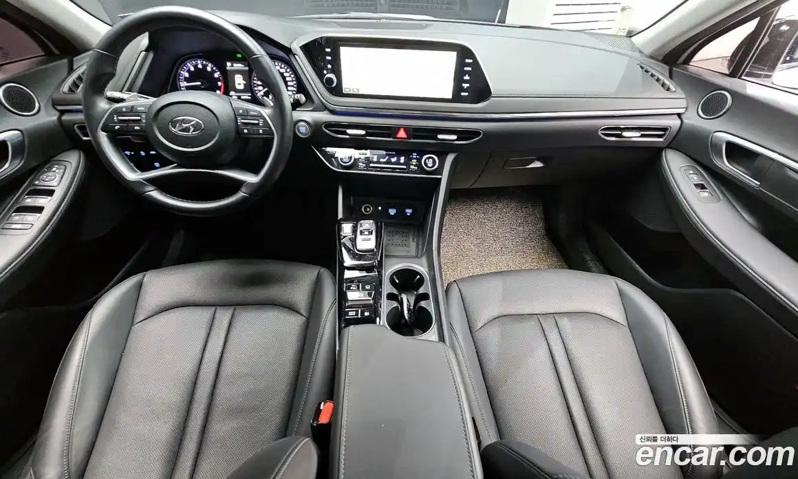 Hyundai Sonata 2022 2.0 Автомат в Москве № 111652, фото 9