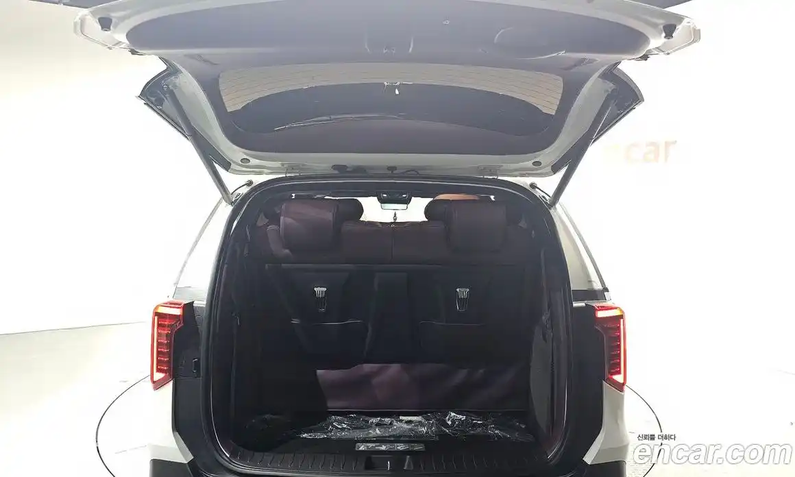 Kia Canival 2025 3.5 Автомат в Москве № 114942, фото 7