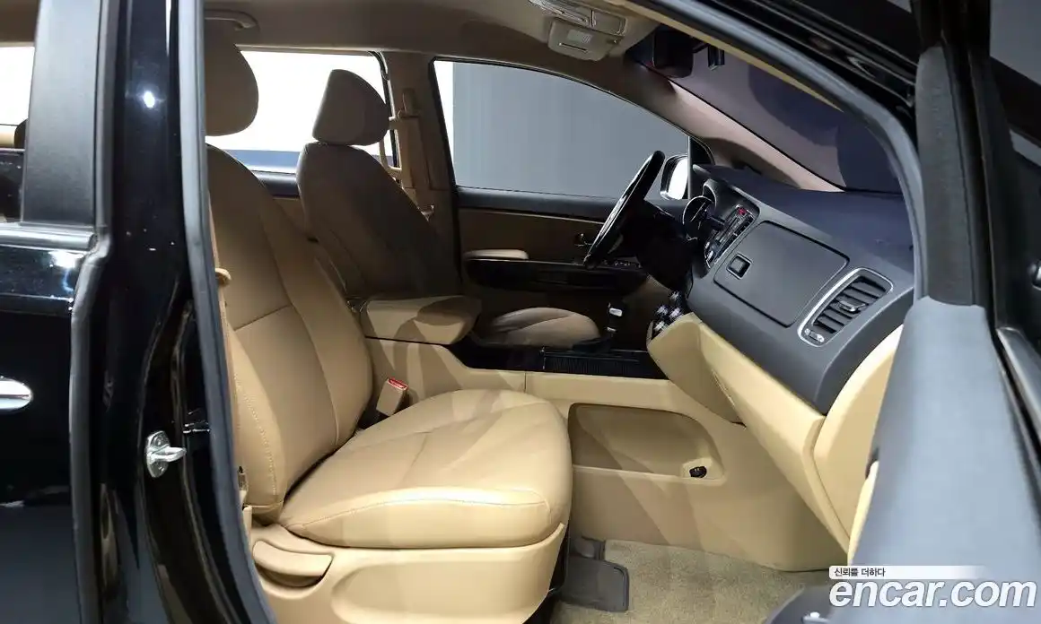 Kia Canival 2018 2.2 Автомат в Москве № 120476, фото 12