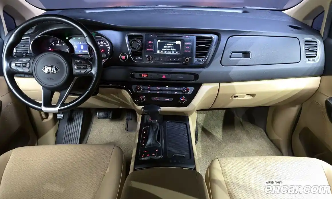 Kia Canival 2018 2.2 Автомат в Москве № 120476, фото 13