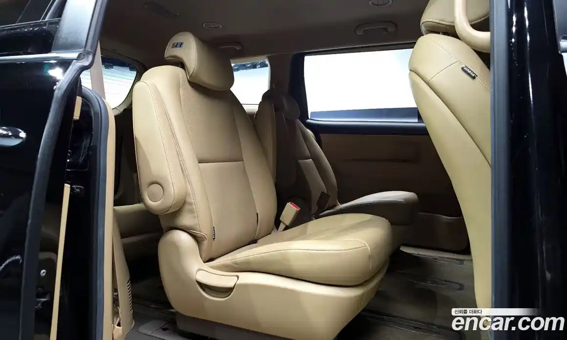 Kia Canival 2018 2.2 Автомат в Москве № 120476, фото 16