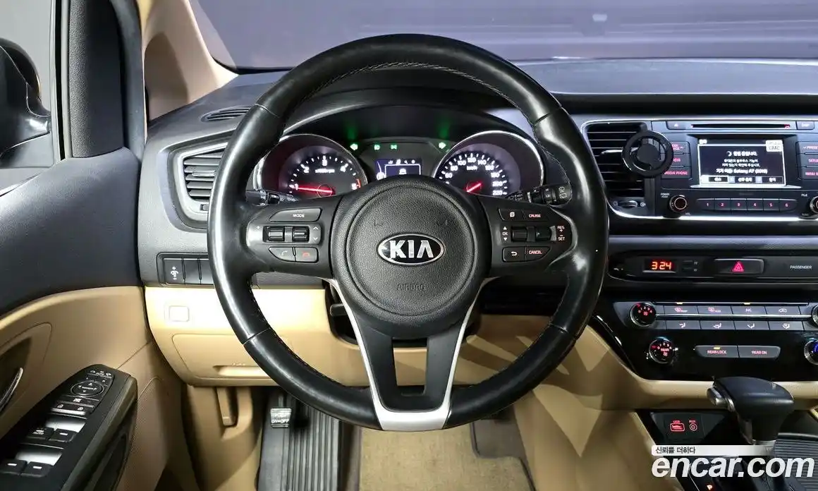 Kia Canival 2018 2.2 Автомат в Москве № 120476, фото 18