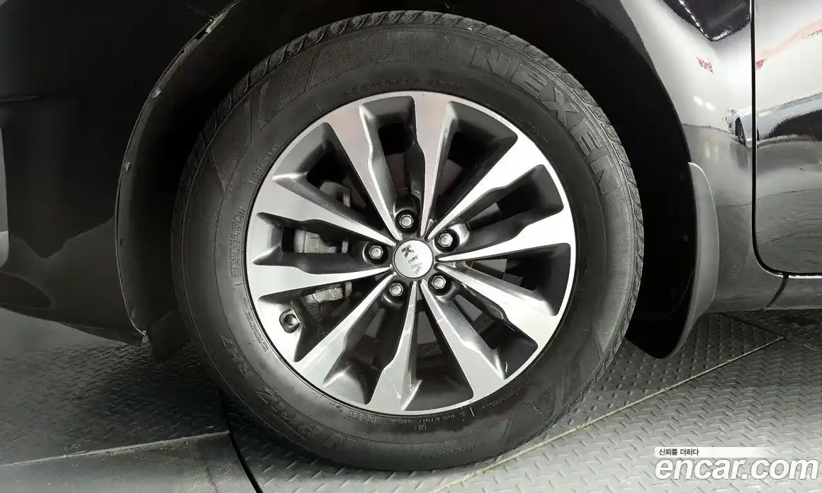 Kia Canival 2018 2.2 Автомат в Москве № 120476, фото 19