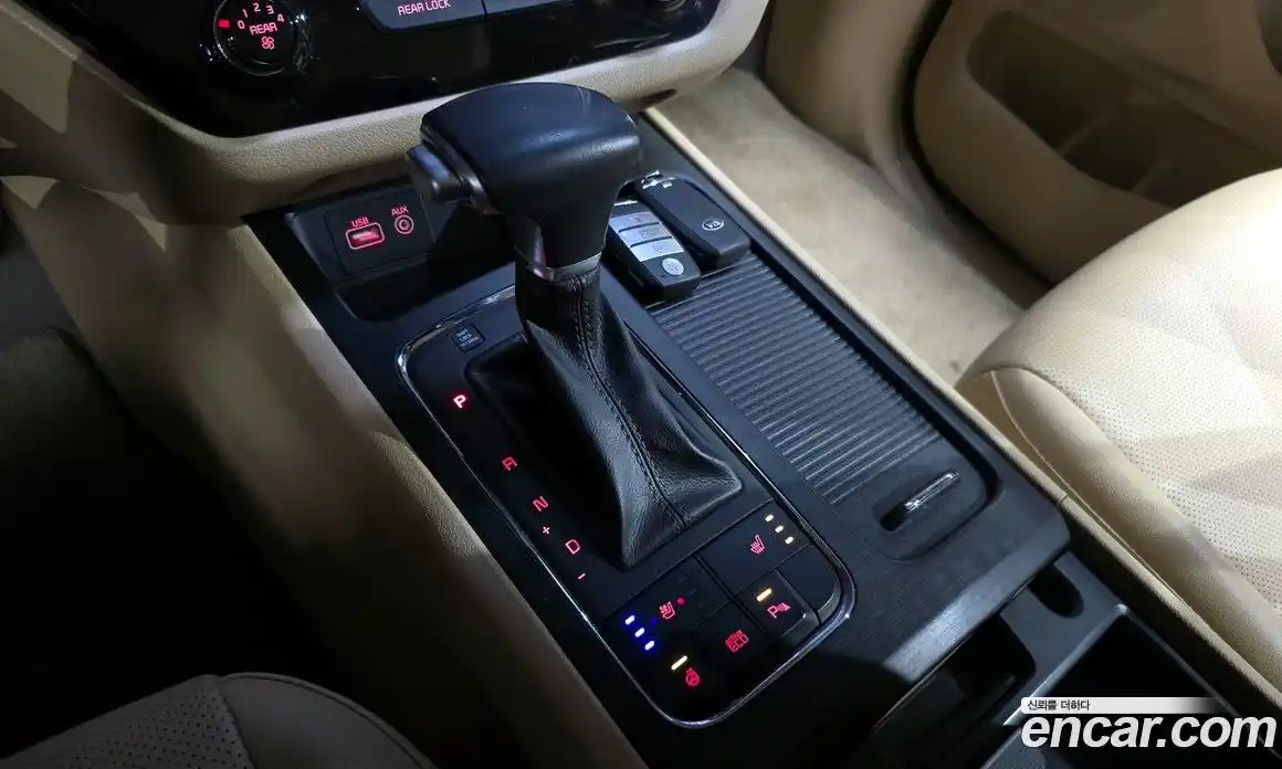 Kia Canival 2018 2.2 Автомат в Москве № 120476, фото 20