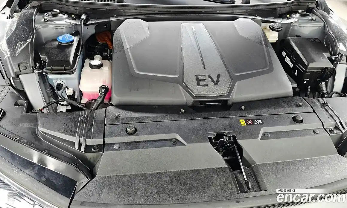 Kia EV6 2023 0.1 Автомат в Москве № 121093, фото 8