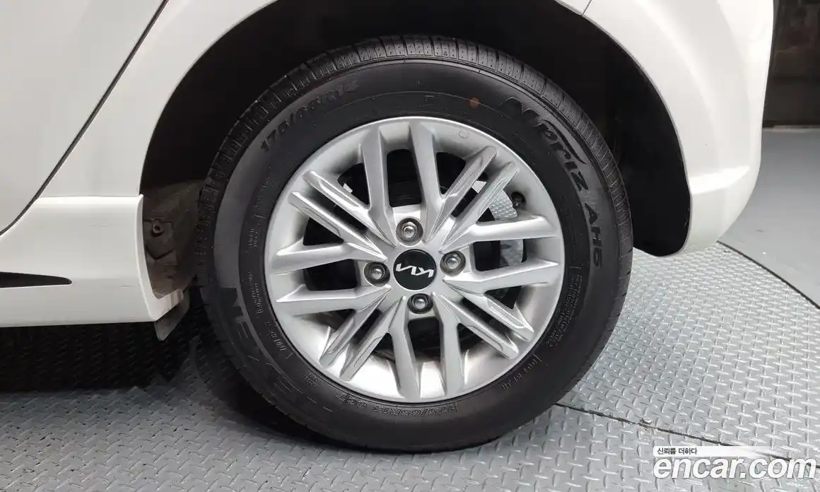 Kia Morning 2022 1.0 Автомат в Москве № 121160, фото 10