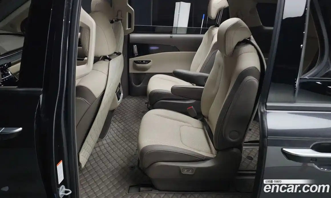 Kia Canival 2023 3.5 Автомат в Москве № 121511, фото 12