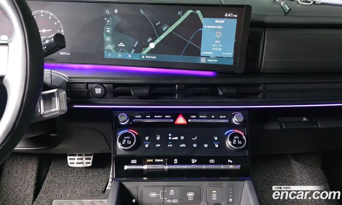 Hyundai Santa Fe 2025 2.5 Автомат в Москве № 131074, фото 10