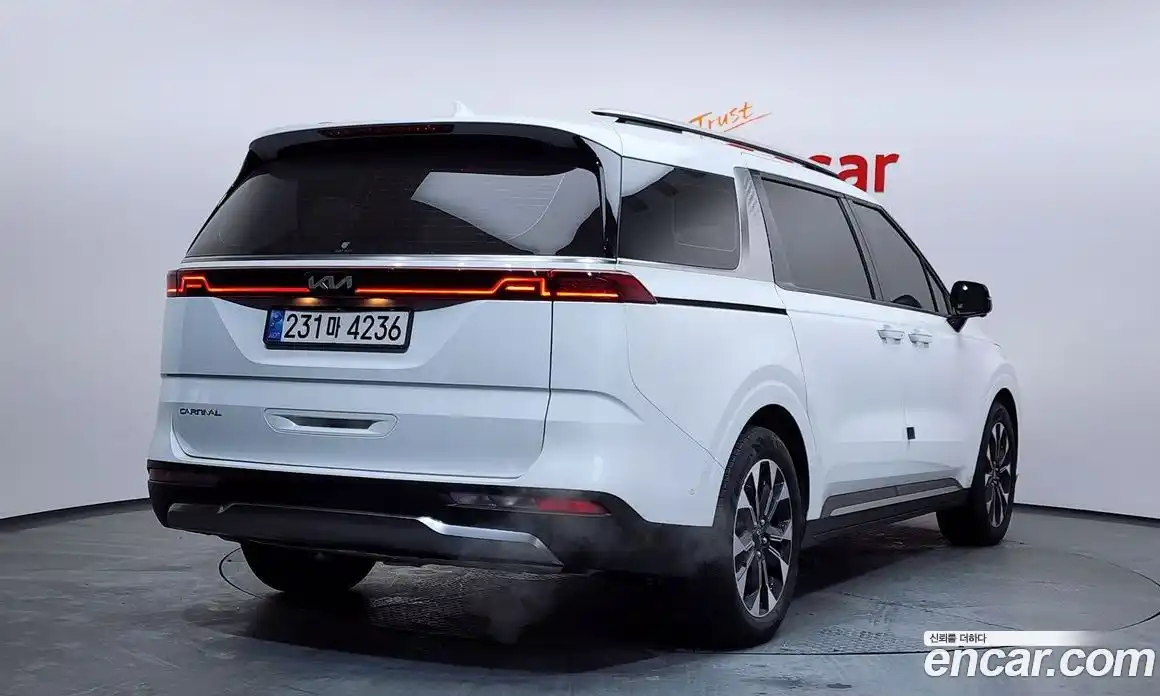 Kia Canival 2023 3.5 Автомат в Москве № 132073, фото 11