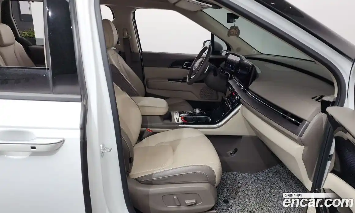 Kia Canival 2023 3.5 Автомат в Москве № 132073, фото 17