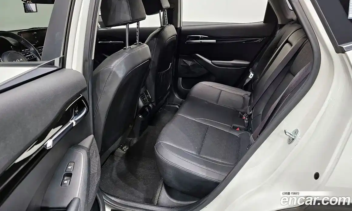 Kia Seltos 2022 1.6 Автомат в Москве № 133696, фото 13