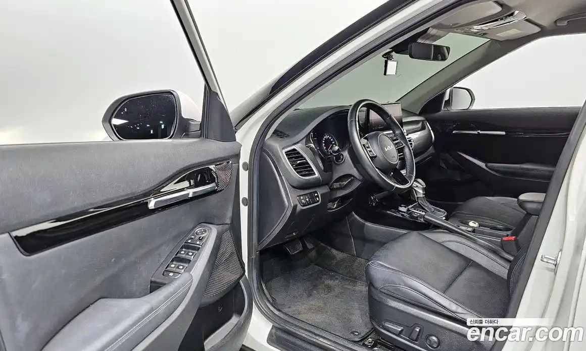 Kia Seltos 2022 1.6 Автомат в Москве № 133696, фото 7