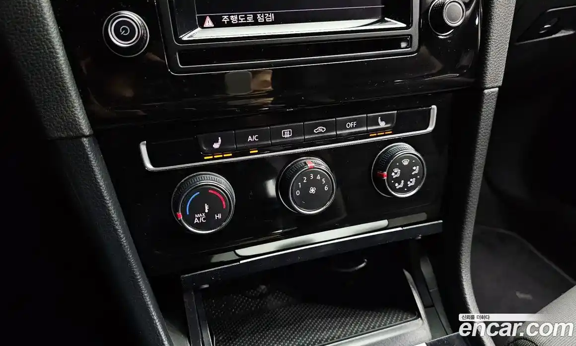 Volkswagen Golf 2015 1.6 Автомат в Москве № 136334, фото 14