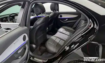 Mercedes-Benz E-Class 2021 2.0 Автомат в Москве № 136715, миниатюра 11