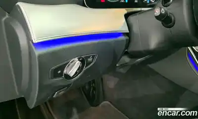 Mercedes-Benz E-Class 2021 2.0 Автомат в Москве № 136715, миниатюра 12