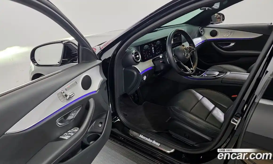 Mercedes-Benz E-Class 2021 2.0 Автомат в Москве № 136715, фото 3