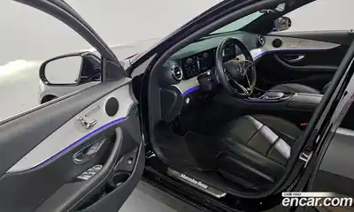 Mercedes-Benz E-Class 2021 2.0 Автомат в Москве № 136715, миниатюра 3