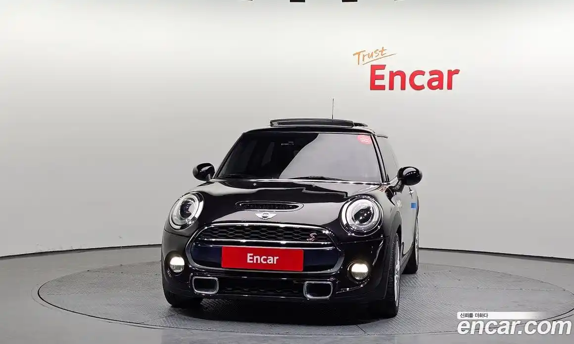 Mini Cooper 2015 2.0 Автомат в Москве № 139042, фото 17