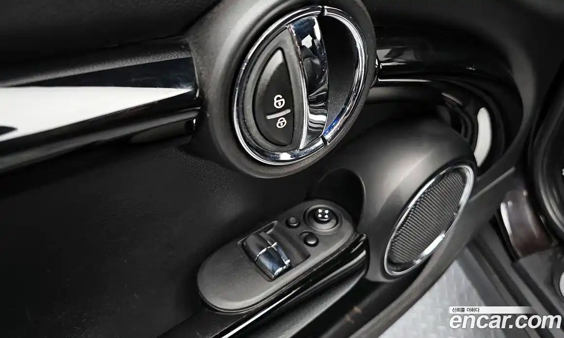 Mini Cooper 2015 2.0 Автомат в Москве № 139042, фото 20