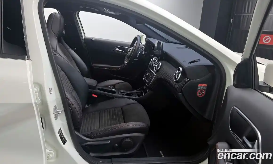 Mercedes-Benz A-Class 2018 1.6 Автомат в Москве № 140278, фото 20