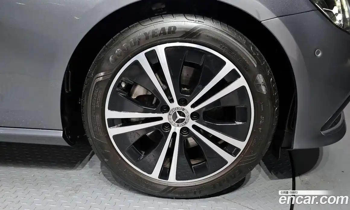 Mercedes-Benz E-Class 2021 2.0 Автомат в Москве № 160310, фото 5