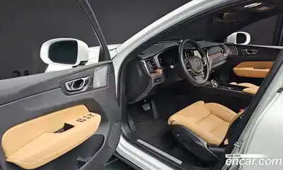Volvo XC60 2024 2.0 Автомат в Москве № 164169, миниатюра 11